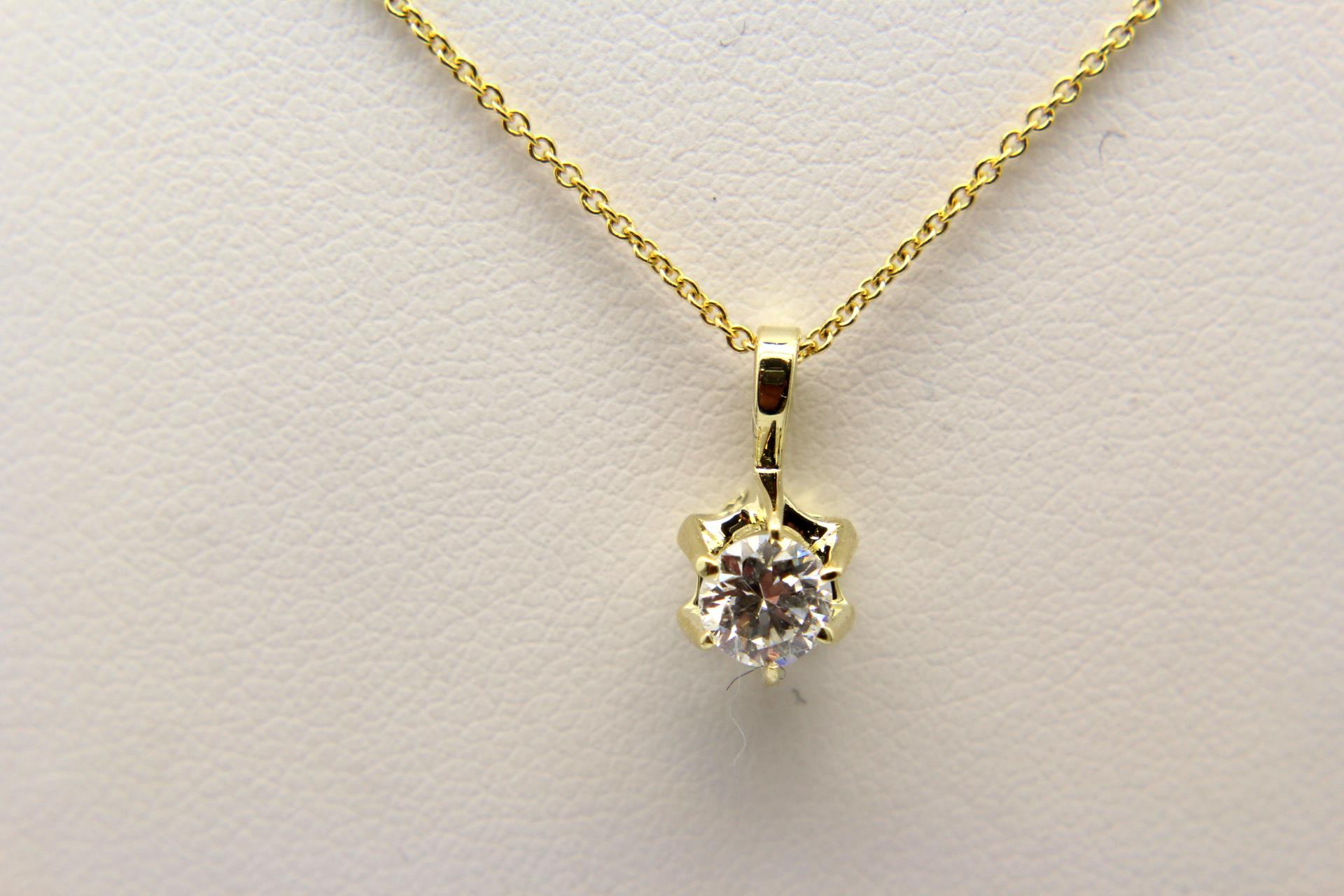 Anhänger Brillant und Kette