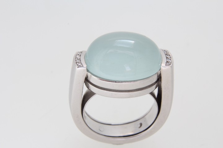 Farbsteinring mit Brillant