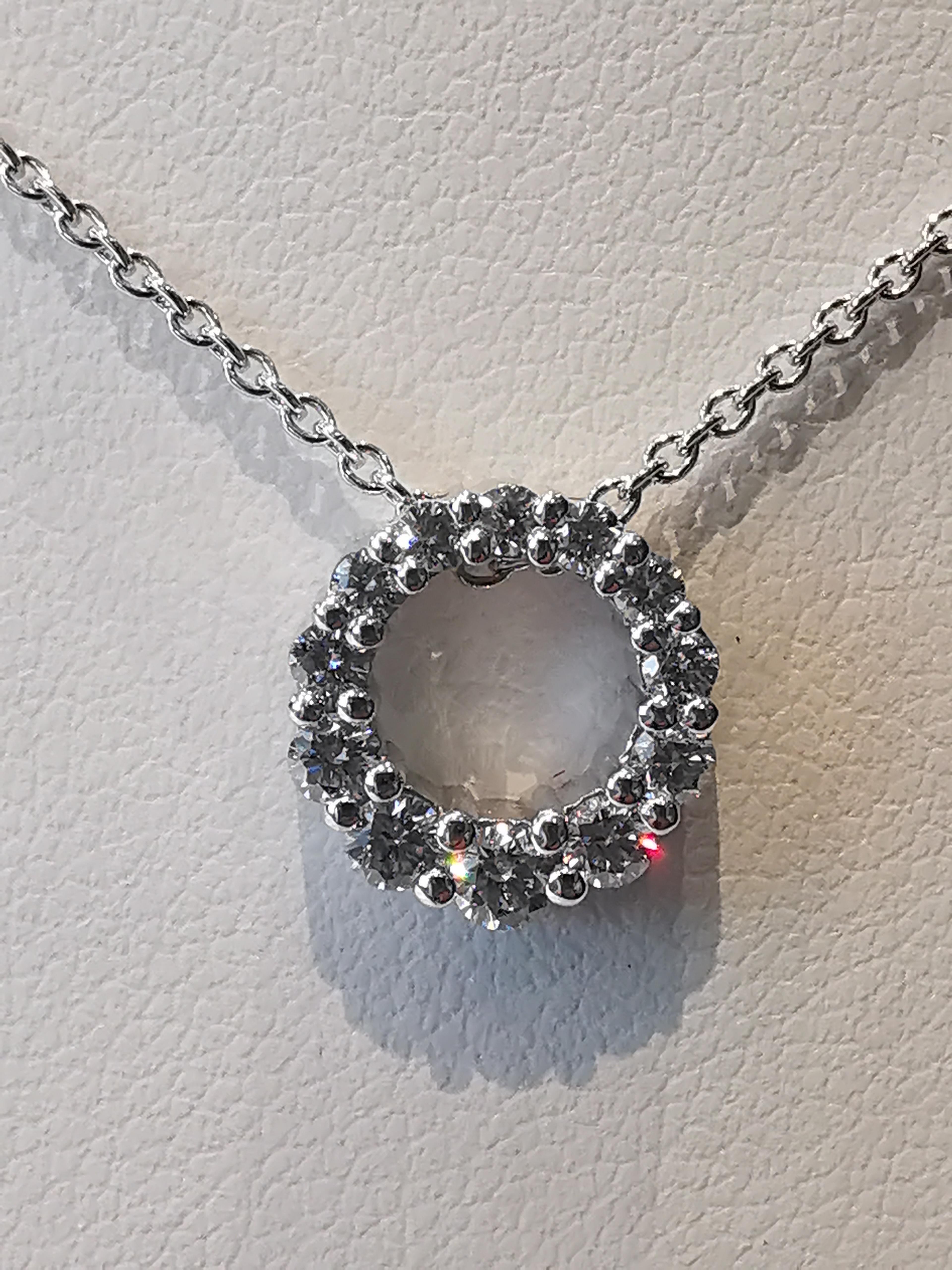 Brillantanhänger mit Kette